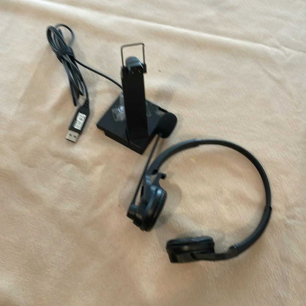 Klipsch Sennheiser headset w stand